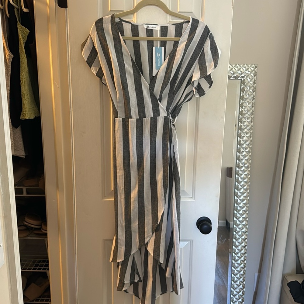 NWT Cupshe Wrap Dress